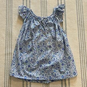Smocked flutter sleeve Marco & Lizzy top size 6